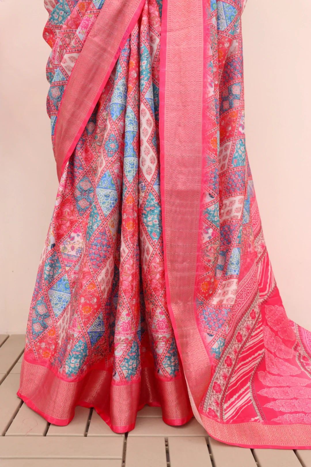 Pink Dola Silk Digital Printed Saree With Attractive Lace And Blouse Piece