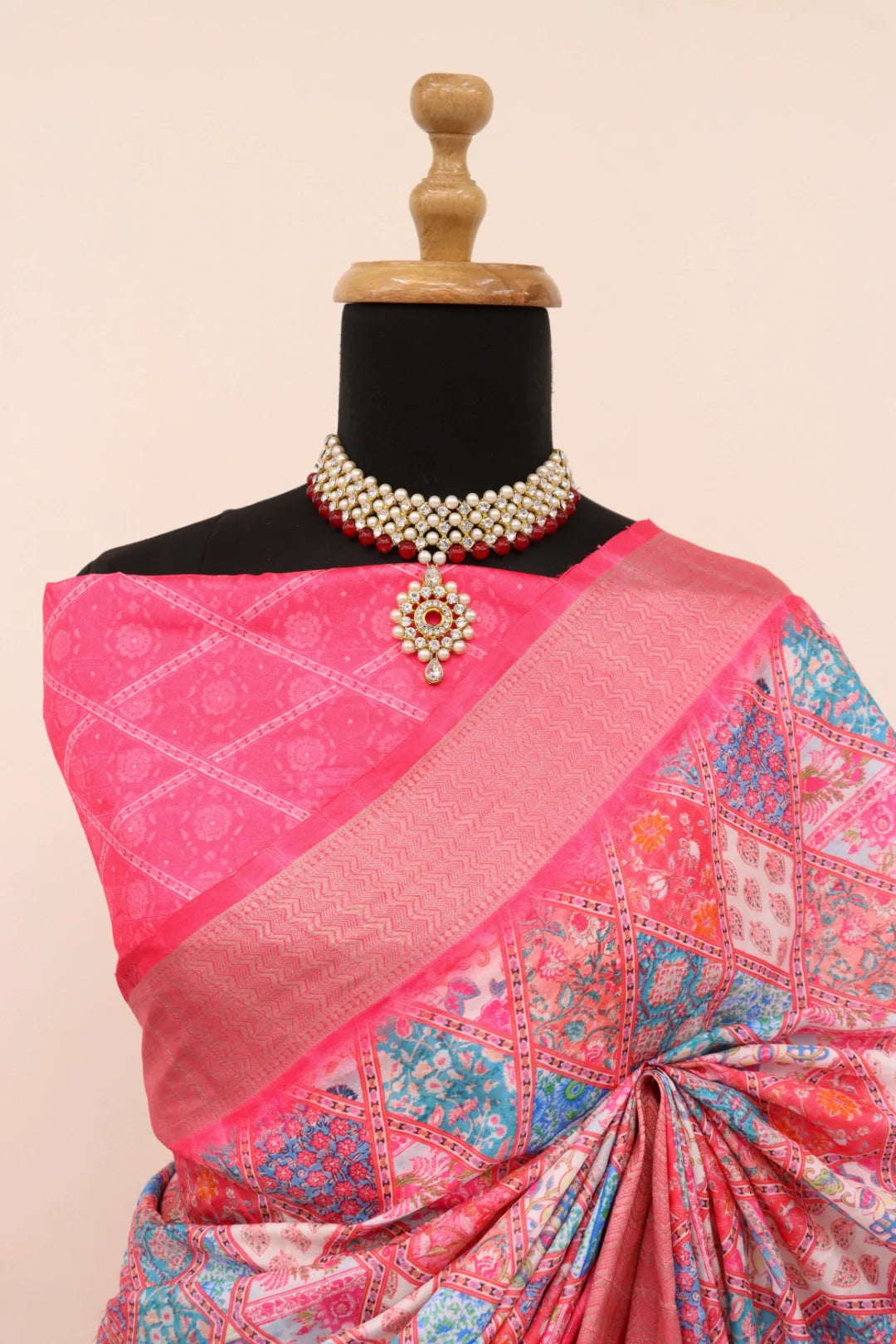 Pink Dola Silk Digital Printed Saree With Attractive Lace And Blouse Piece