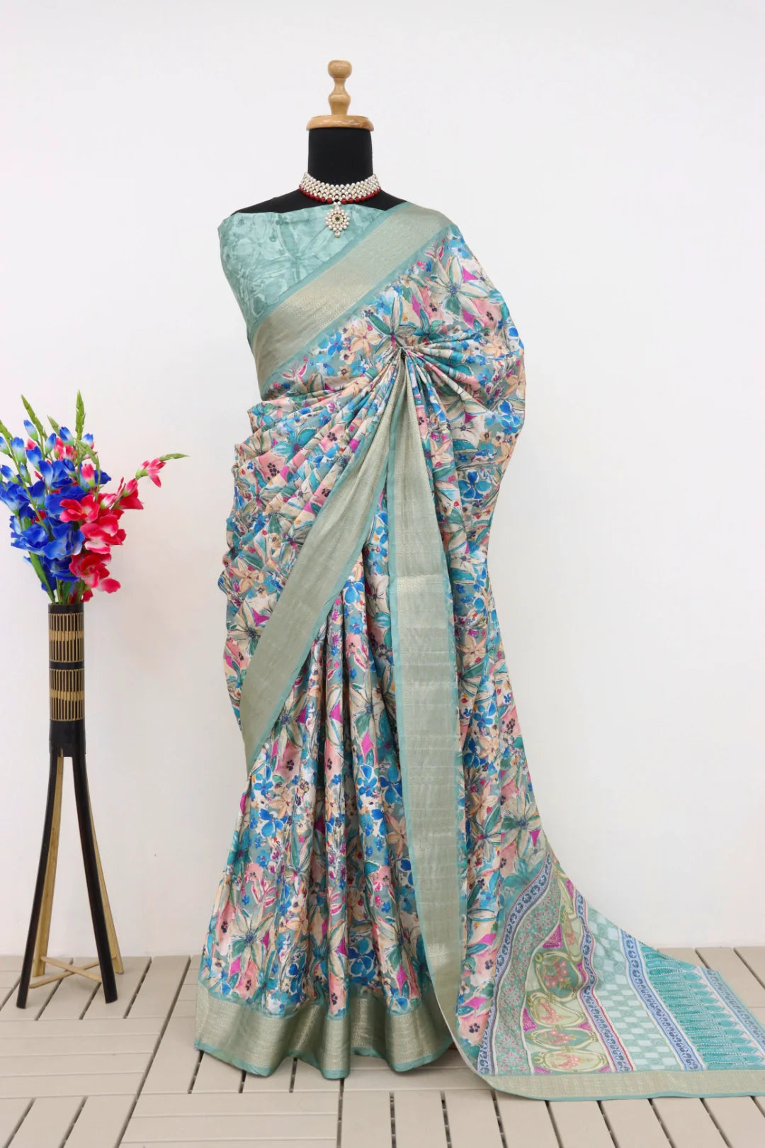 Latest Designer Digital Printed Saree With Blouse Piece