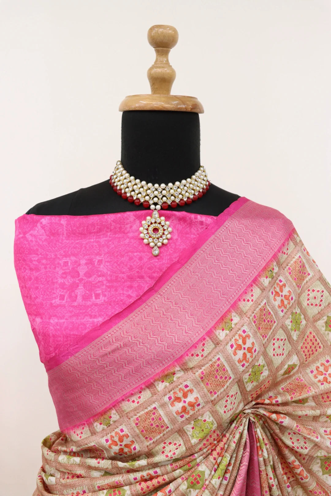 Latest Dola Silk Digital Printed Saree With Blouse Piece