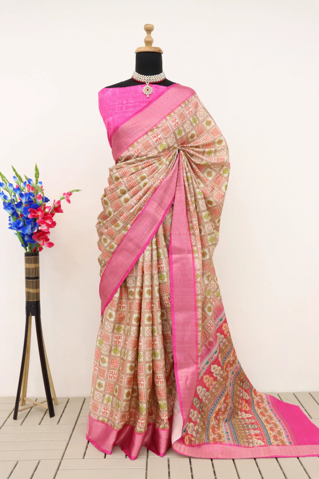 Latest Dola Silk Digital Printed Saree With Blouse Piece