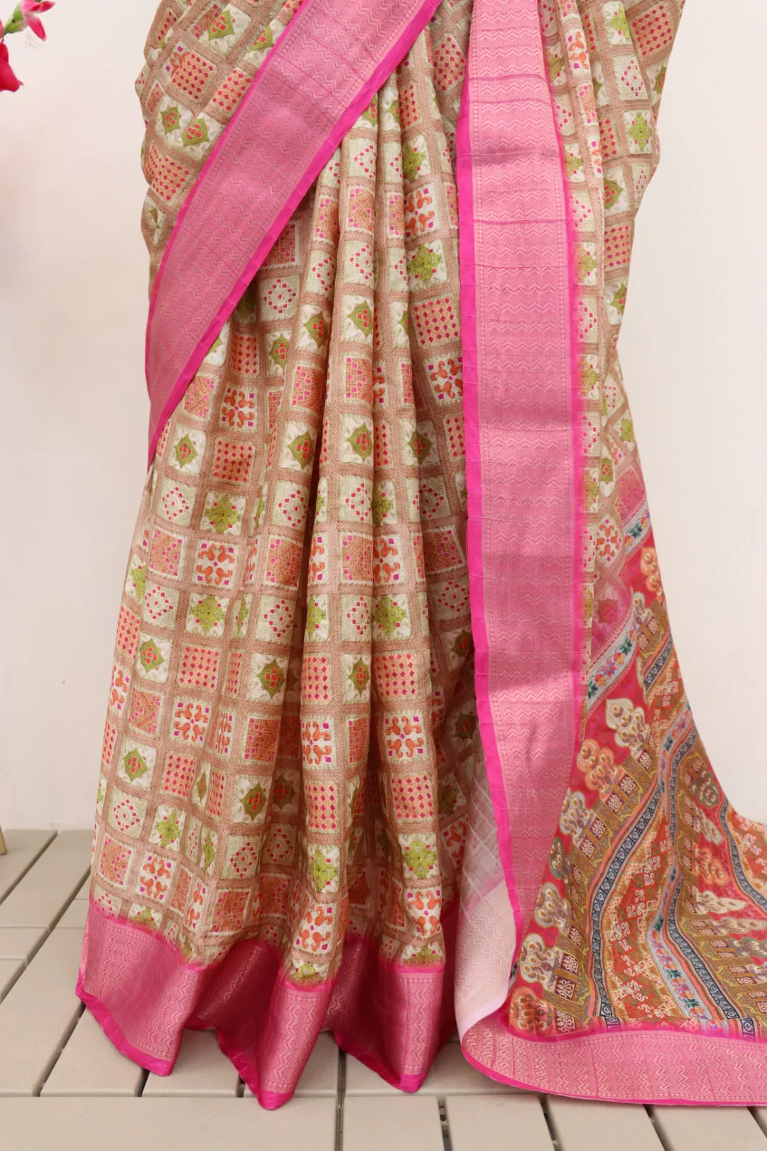 Latest Dola Silk Digital Printed Saree With Blouse Piece