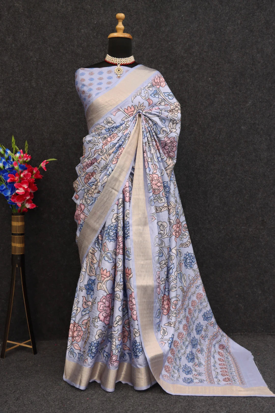 Trending Fashionable Digital Printed Dola Silk Saree With Attractive Blouse Piece