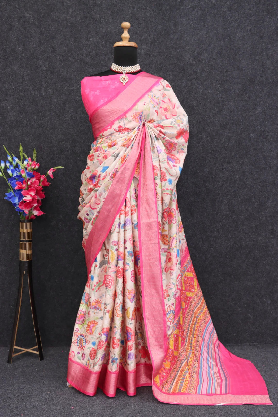 Floral light Pink Printed Saree