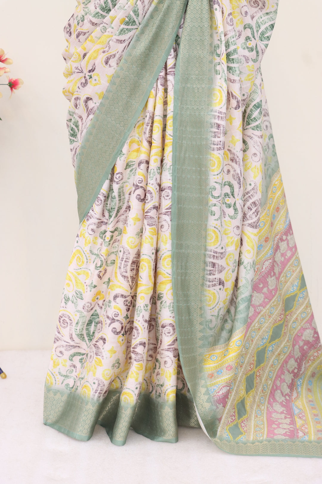 Designer Floral Off White Printed Saree