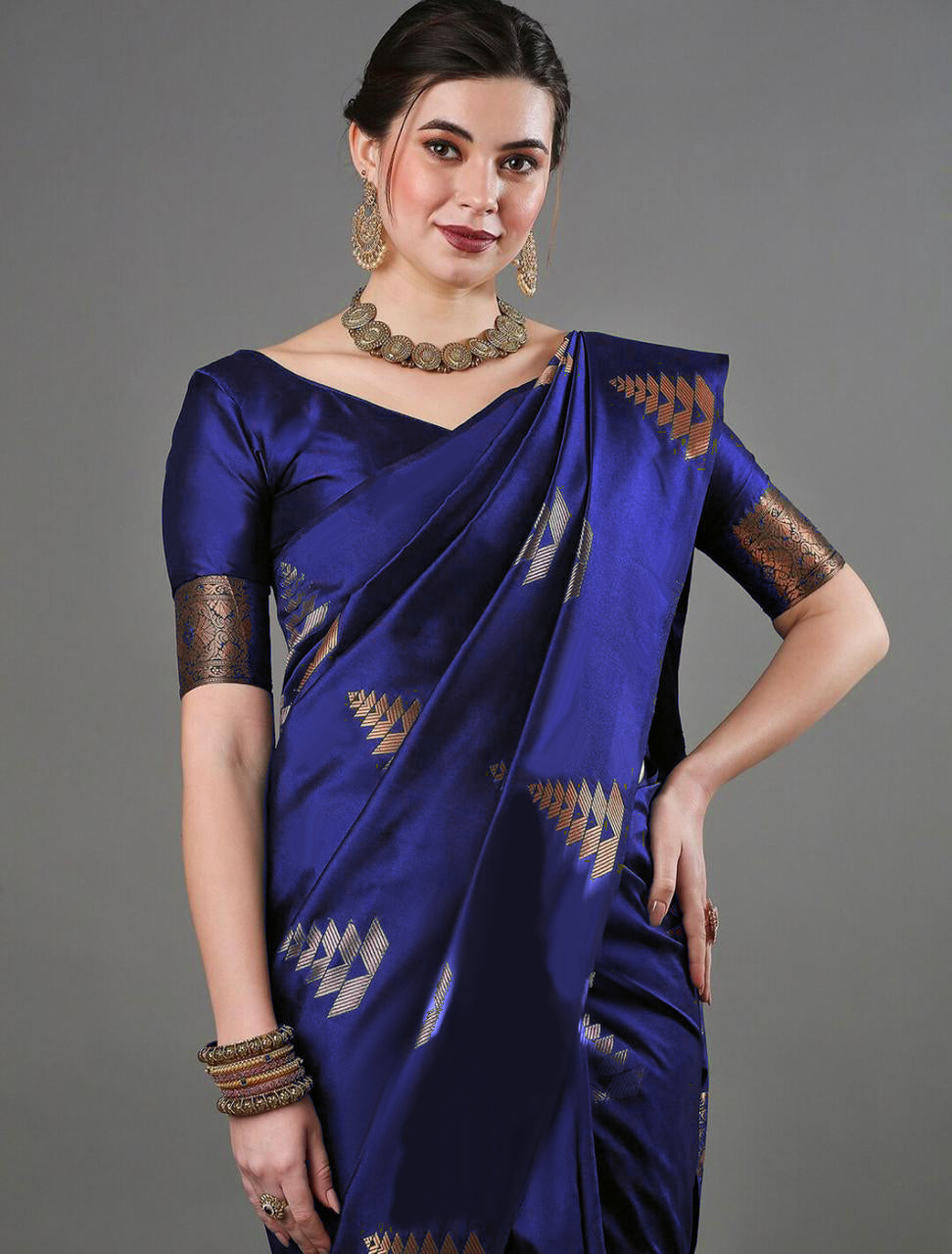 Tempting Blue Soft Silk Saree With Fragrant Blouse Piece