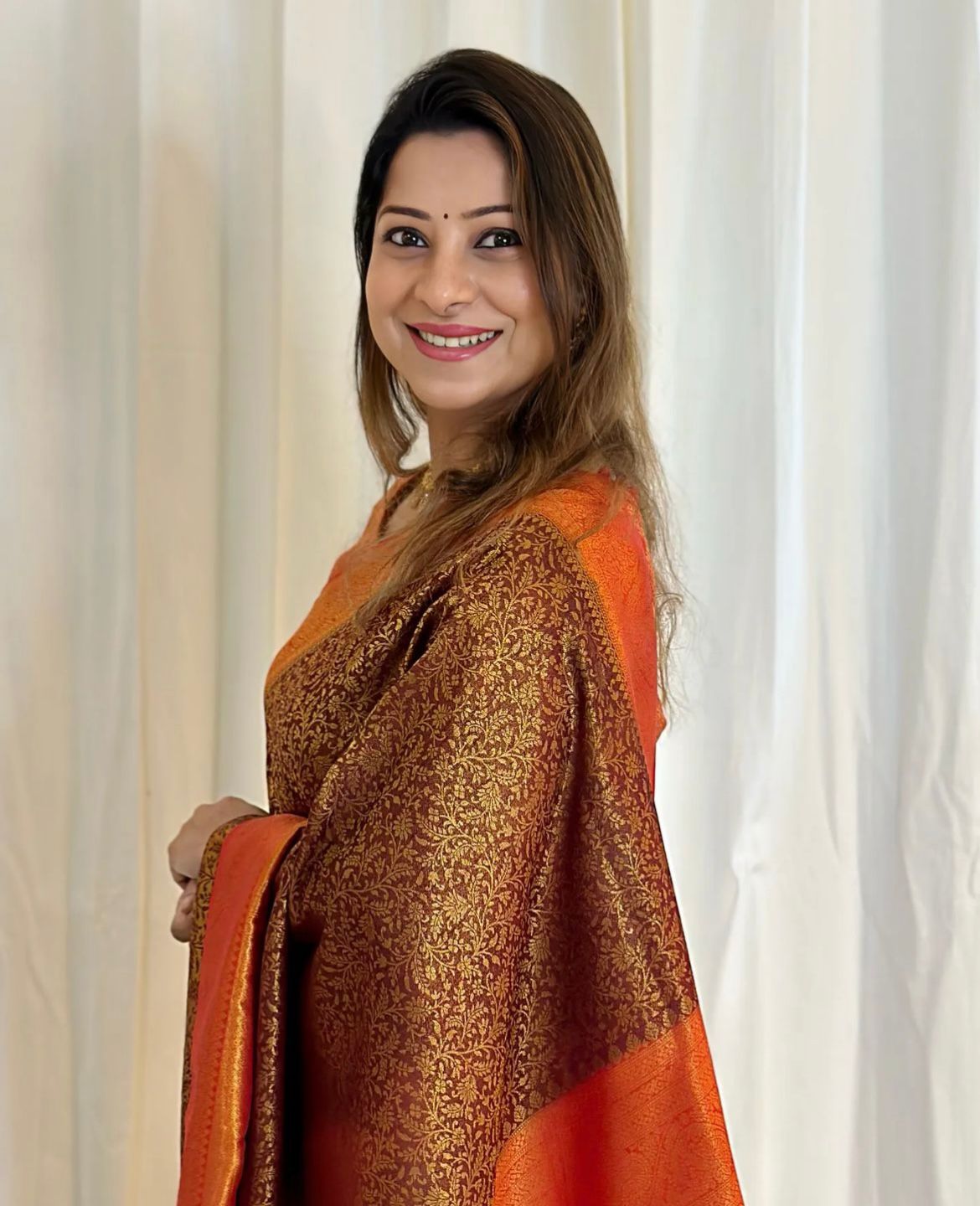 Splendorous Brown Soft Silk Saree With Amiable Blouse Piece