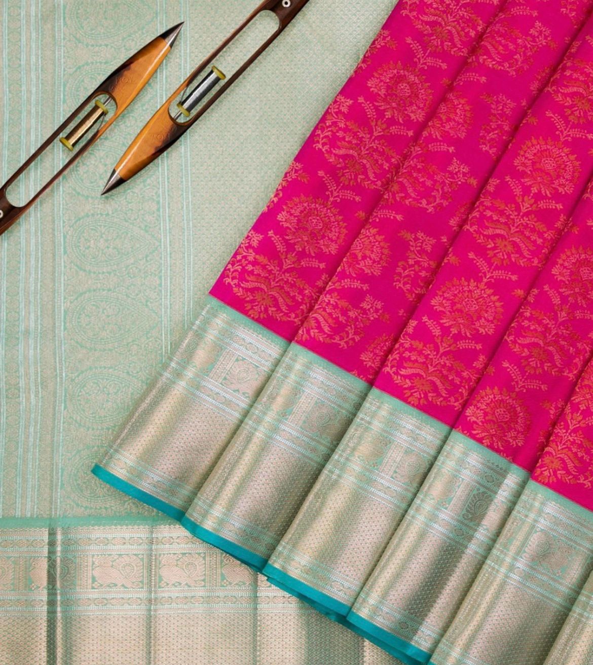 Staggering Dark Pink Soft Silk Saree With Aplomb Blouse Piece