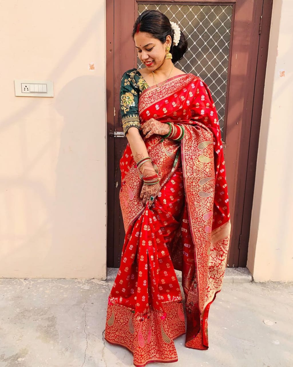 Super Extravagant Red Soft Silk Saree With Snappy Blouse Piece