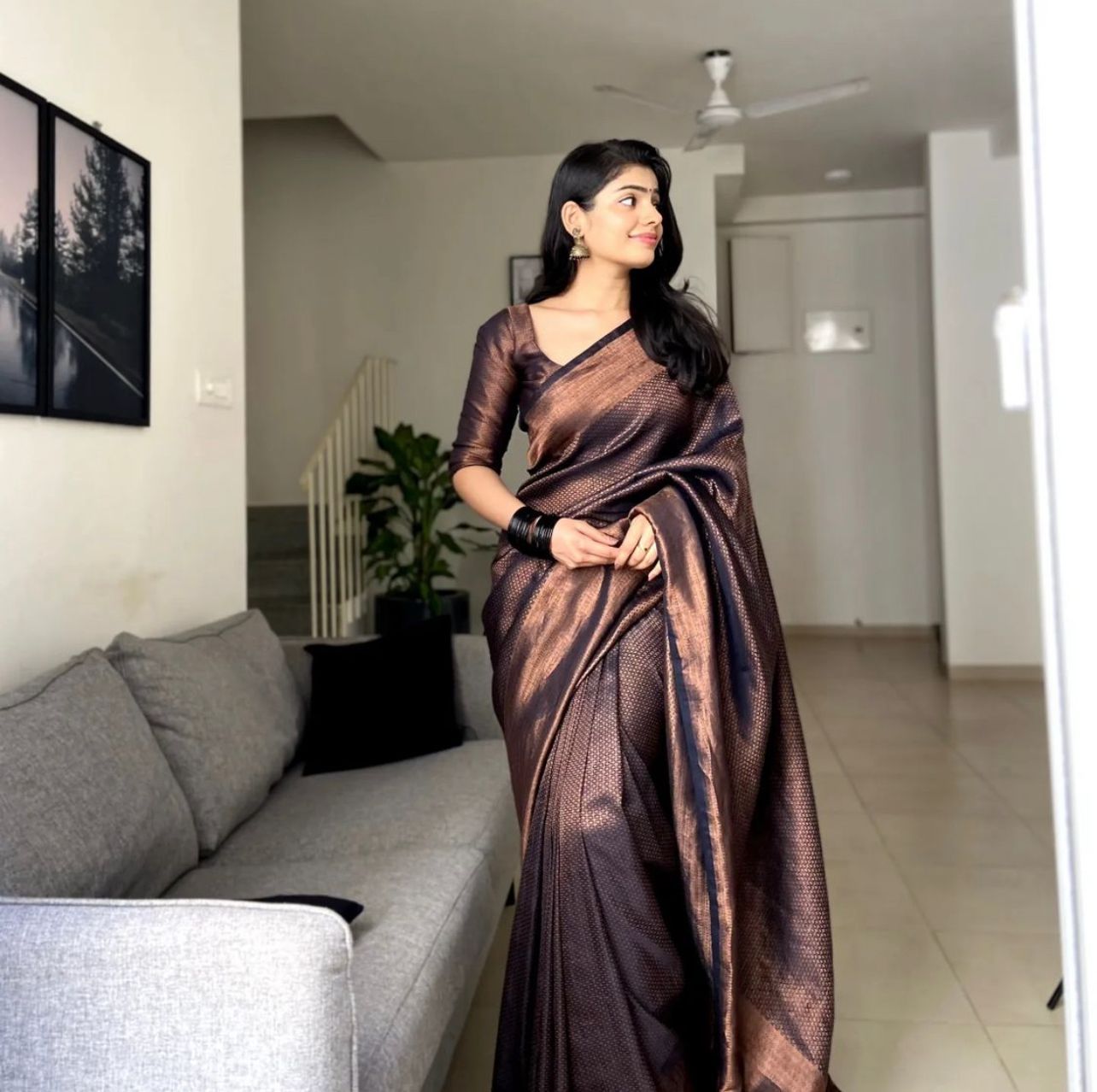 Proficient Black Soft Silk Saree With Unequalled Blouse Piece