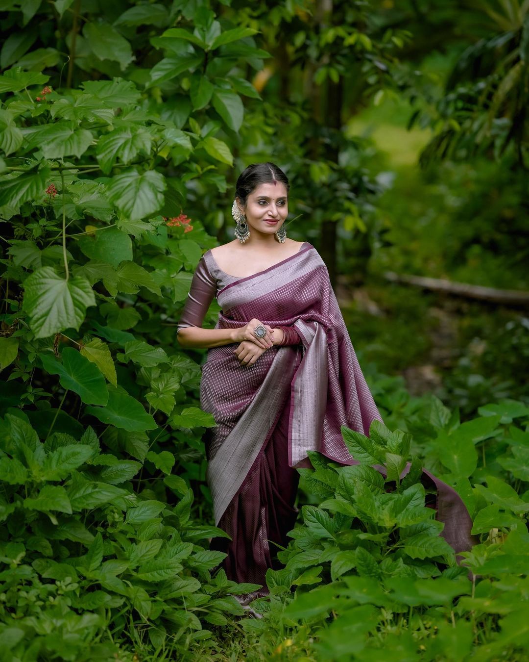 Snazzy Brown Soft Silk Saree with Tempting Blouse Piece