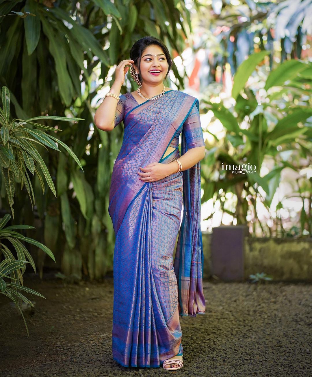 Splendorous Blue Soft Silk Saree With Exuberant Blouse Piece