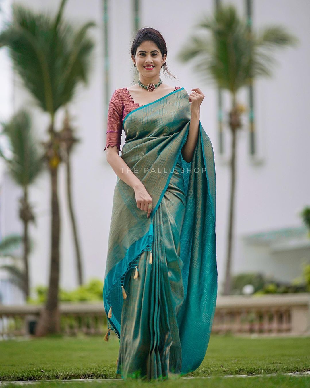 Scrumptious Rama Soft Silk Saree with Vestigial Blouse Piece