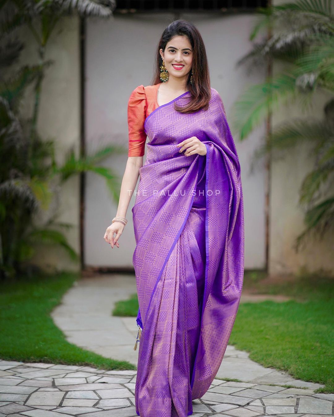 Redolent Royal Blue Soft Silk Saree with Panoply Blouse Piece