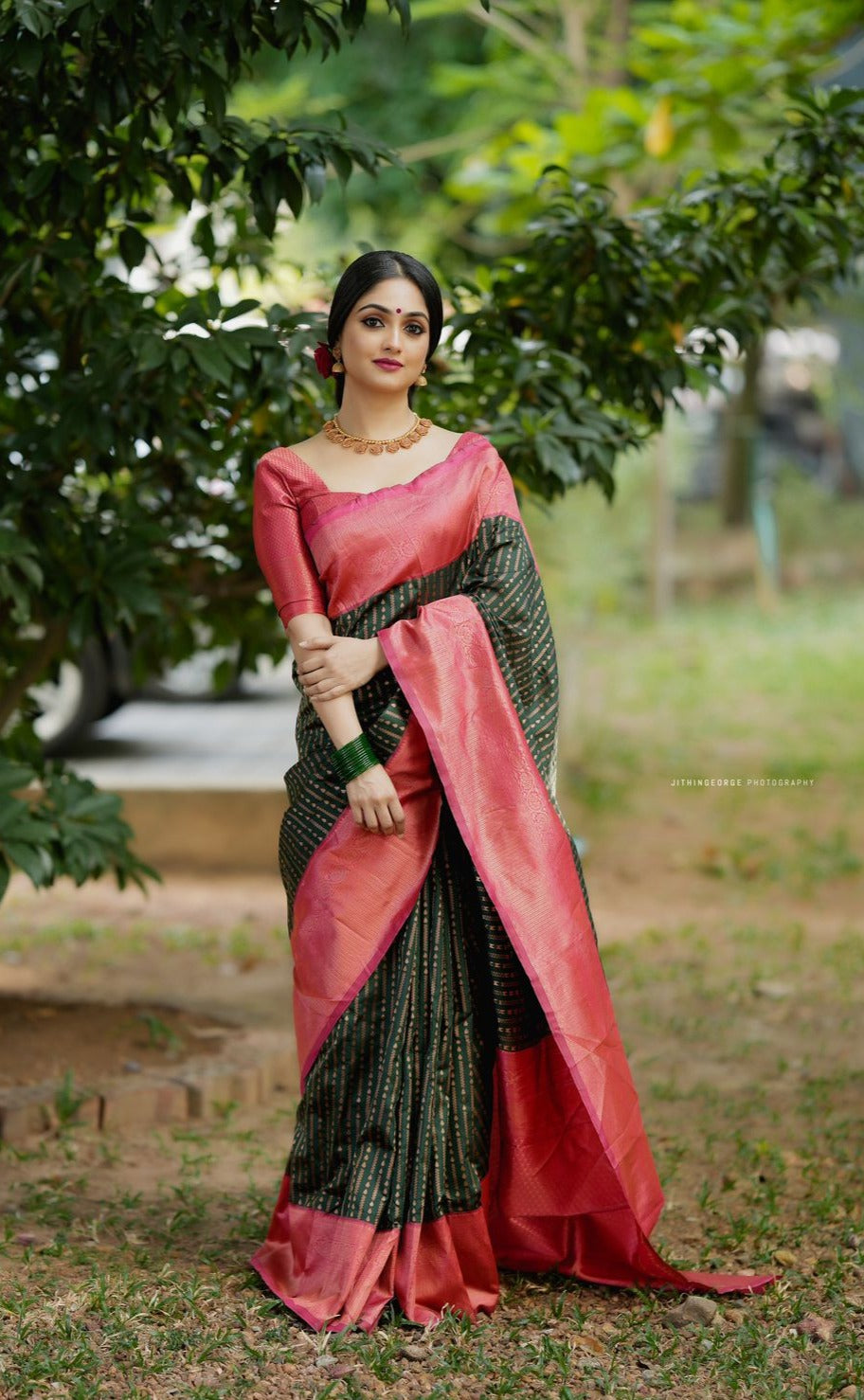 Stylish Green Soft Silk Saree With Impressive Blouse Piece