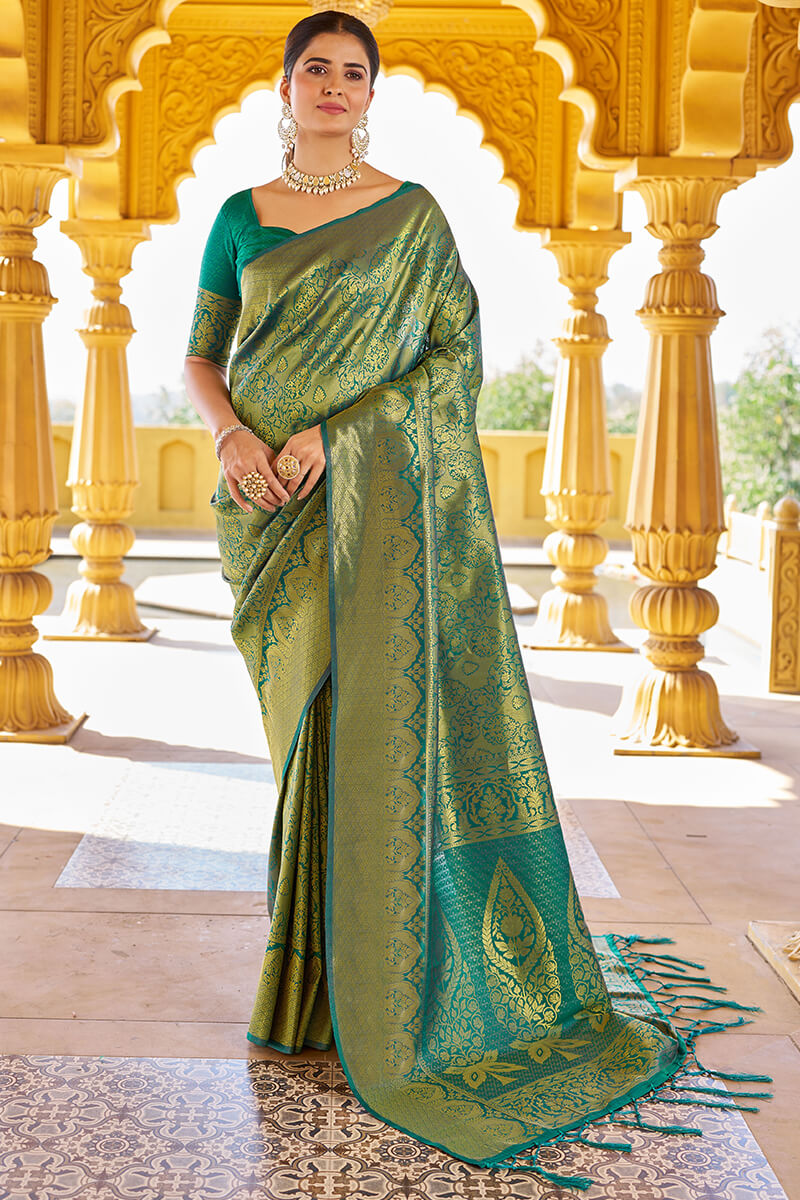 Sumptuous Rama Kanjivaram Silk Saree With Splendorous Blouse Piece