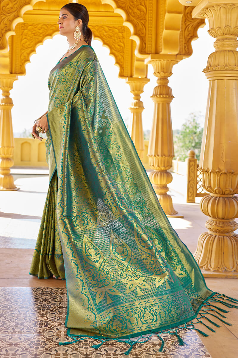 Sumptuous Rama Kanjivaram Silk Saree With Splendorous Blouse Piece