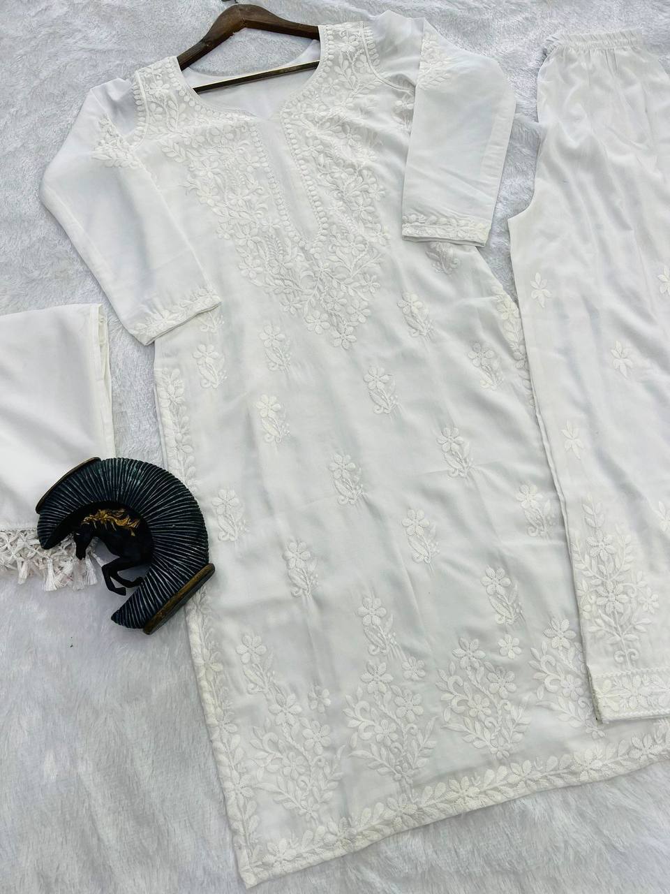 Chikankari - white