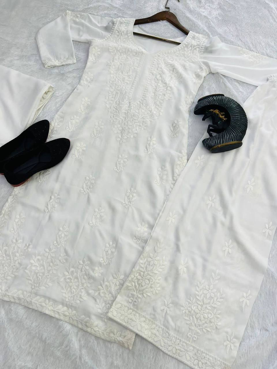 Chikankari - white