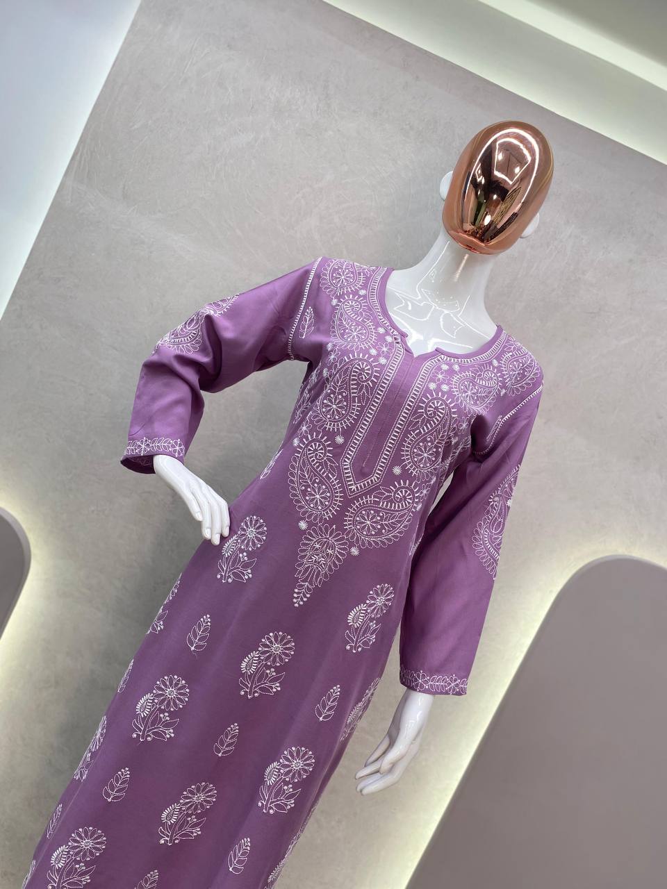 Elegance Redefined: Discover the Timeless Charm of Chikankari Kurtis