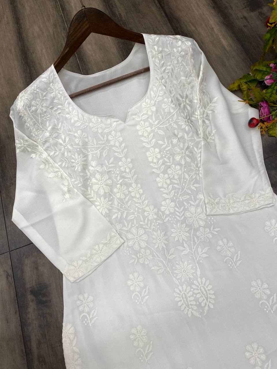 Chikankari - white