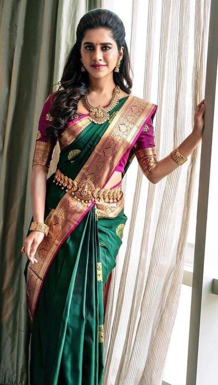 Super extravagant Green Soft Silk Saree With Excellent Blouse Piece