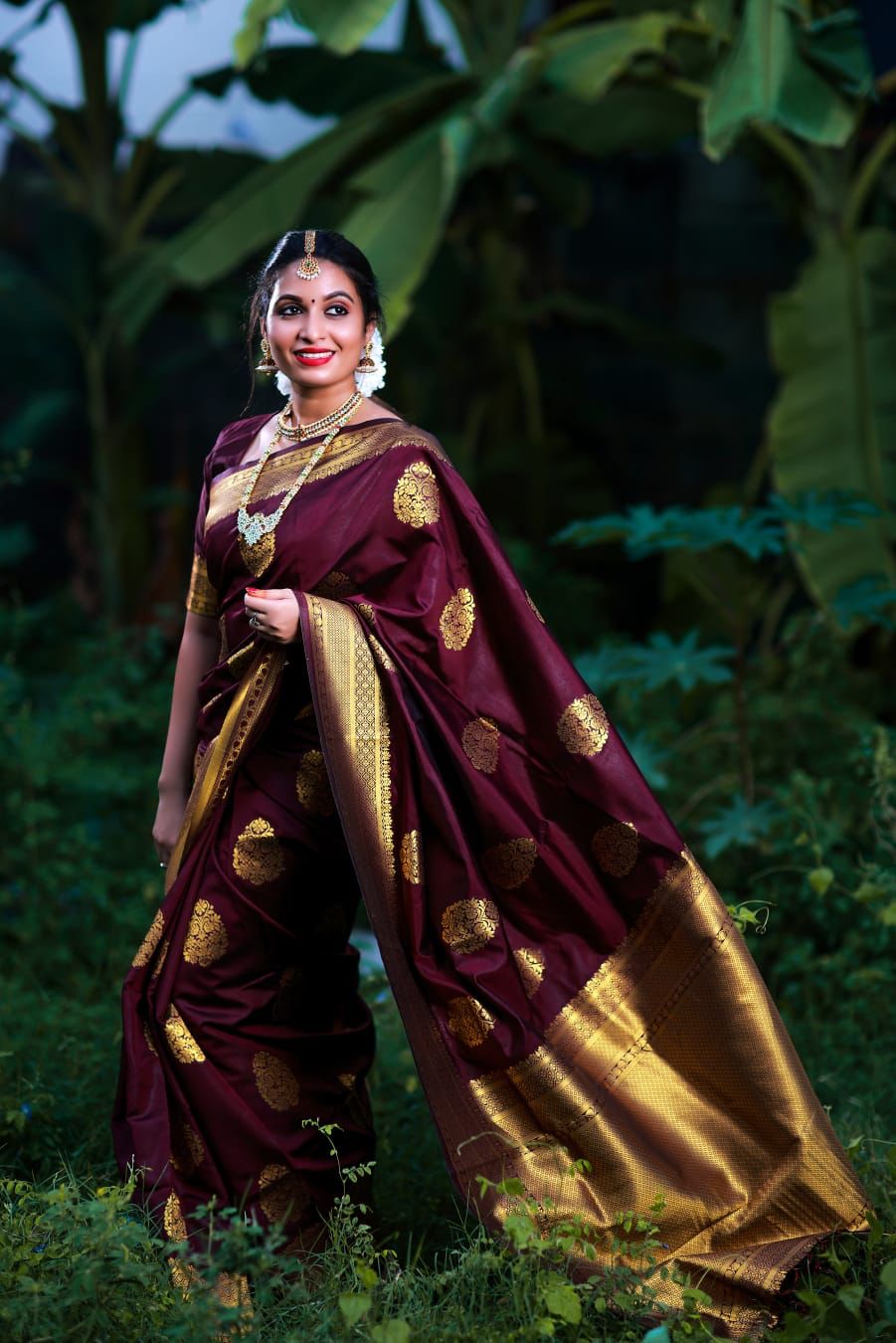 Snazzy Wine Soft Banarasi Silk Saree With Gratifying Blouse Piece