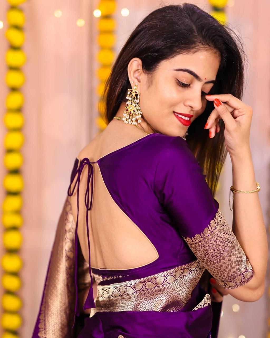 Splendorous Purple Soft Banarasi Silk Saree With Luxuriant Blouse Piece