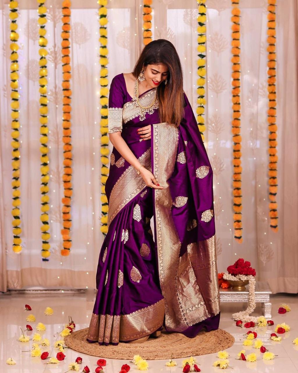 Splendorous Purple Soft Banarasi Silk Saree With Luxuriant Blouse Piece