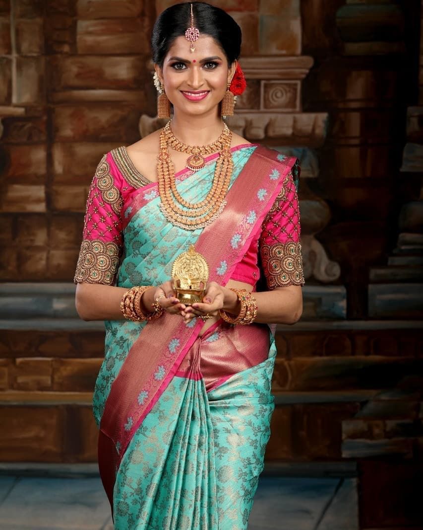 Preferable Sky Soft Silk Saree With Fancifull Blouse Piece