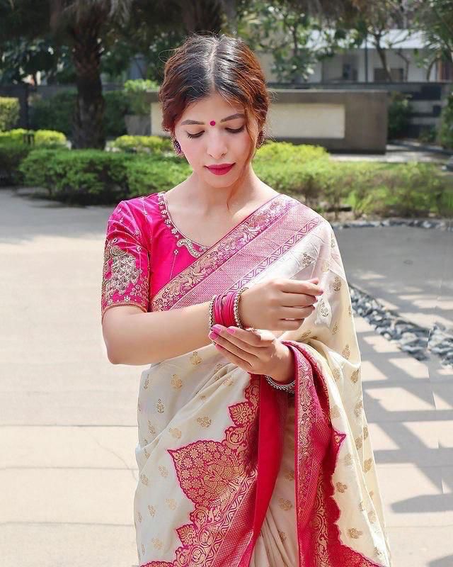 Traditional Beige Soft Silk Saree With Divine Blouse Piece