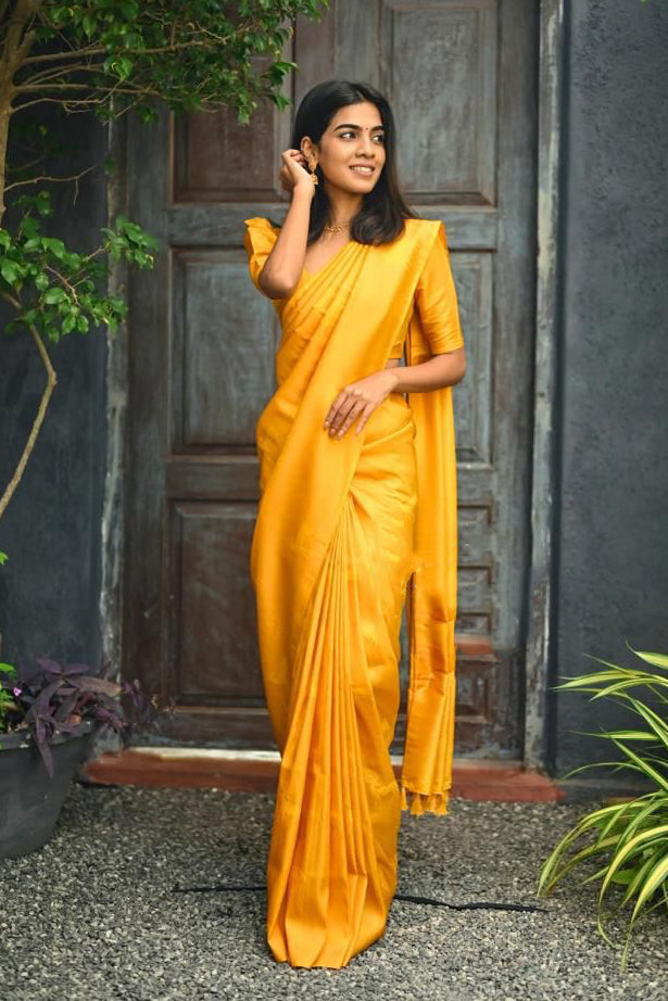 Serendipity Yellow Soft Silk Saree With Susurrous Blouse Piece