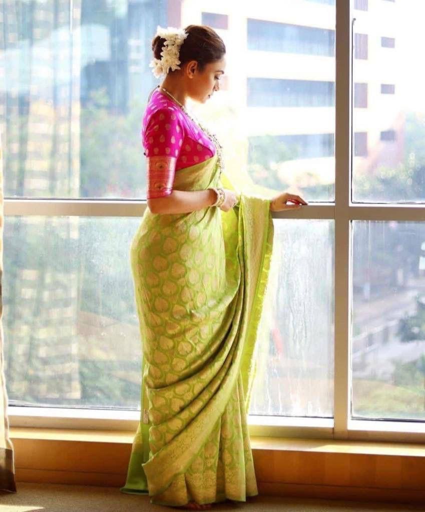 Stunning Parrot Soft Silk Saree With Surpassing Blouse Piece