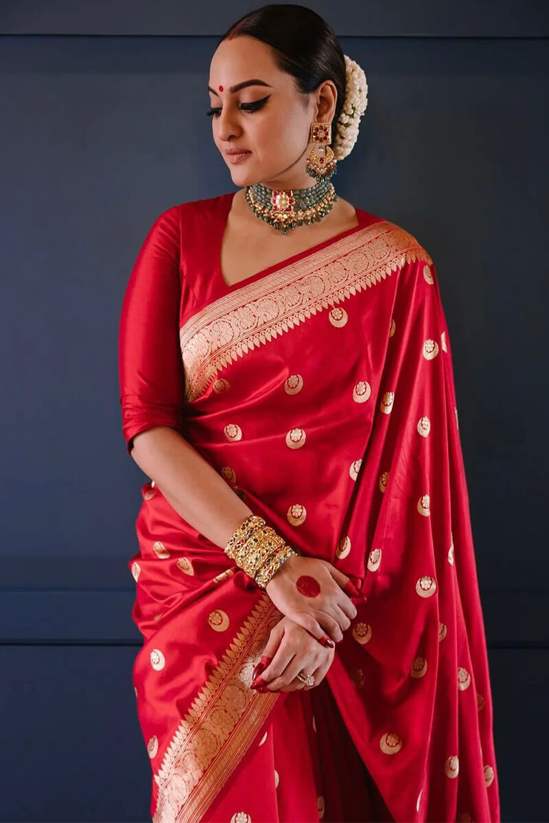 Staring Red Soft Silk Saree With Delightful Blouse Piece