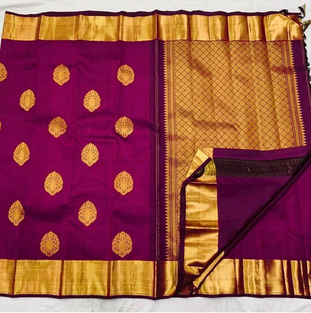 Susurrous Magenta Soft Banarasi Silk Saree With Lissome Blouse Piece