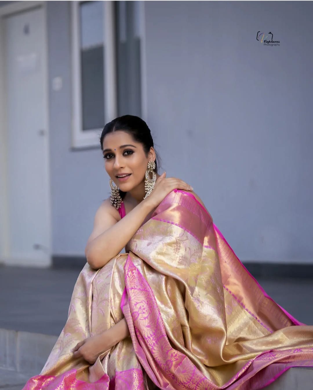 Snappy Beige Soft Silk Saree With Staggering Blouse Piece