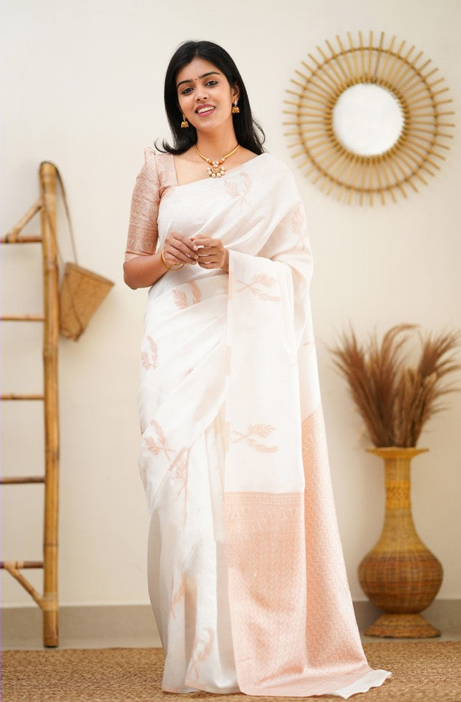 Staring White Soft Silk Saree With Breathtaking Blouse Piece