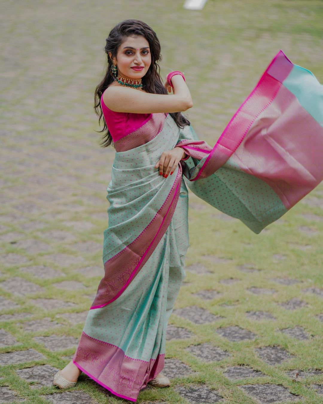 Staggering Sea Green Soft Silk Saree With Murmurous Blouse Piece