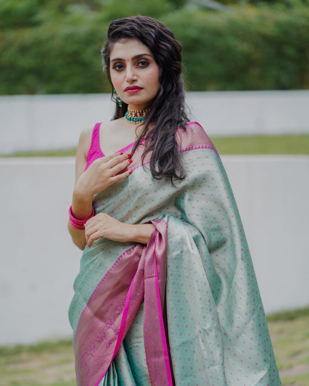 Staggering Sea Green Soft Silk Saree With Murmurous Blouse Piece