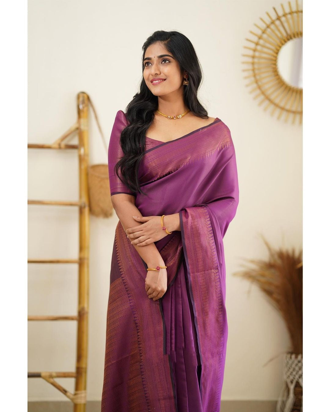 Redolent Purple Soft Silk Saree With Gratifying Blouse Piece