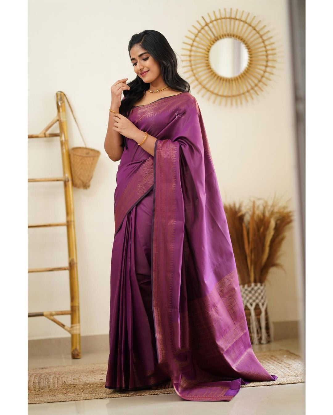 Redolent Purple Soft Silk Saree With Gratifying Blouse Piece