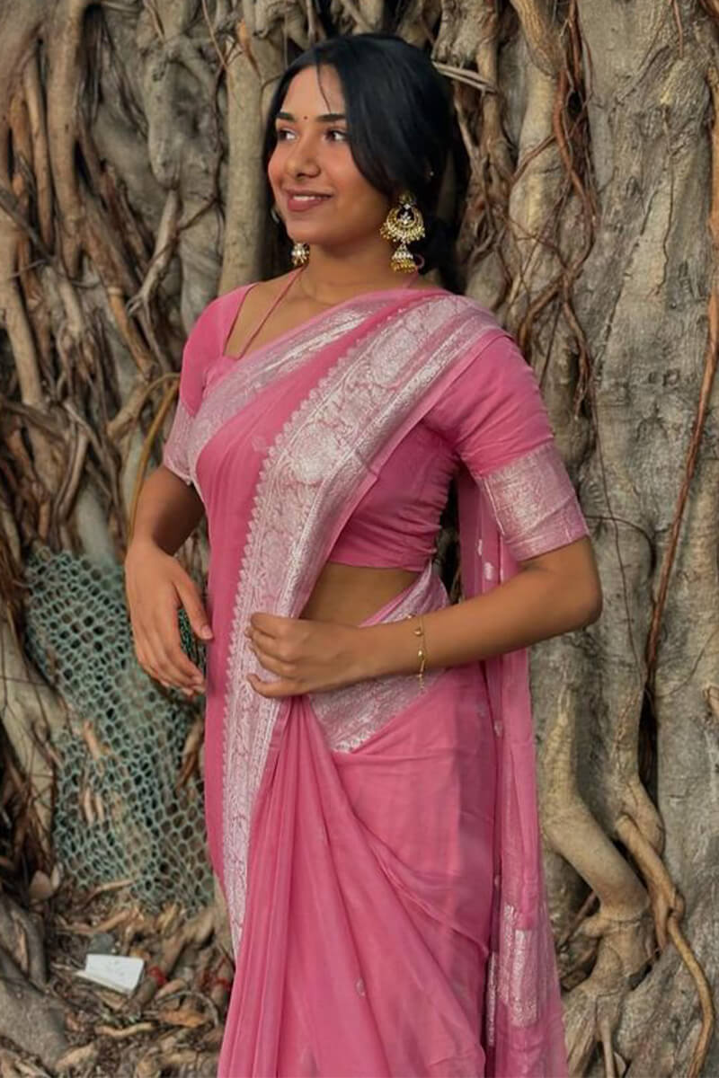 Pulsating Pink Cotton Silk Saree With Pleasurable Blouse Piece