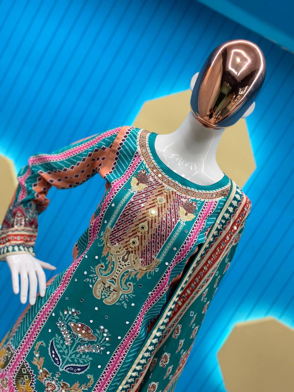 Summer Maslin Printed Suit with Real Mirror Work and Sarara